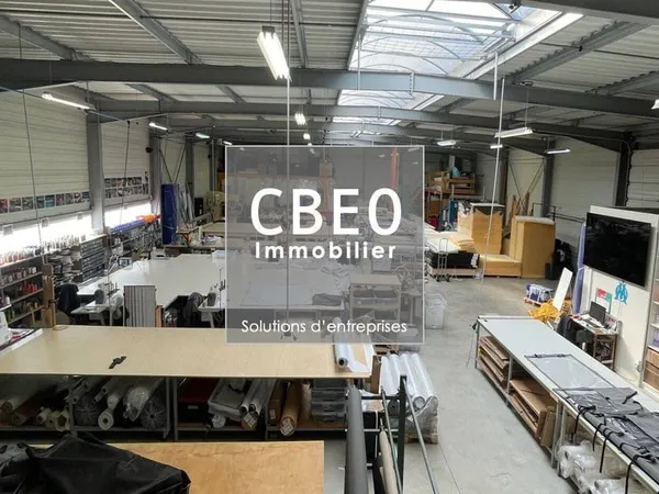 Local d'activité 900 m²