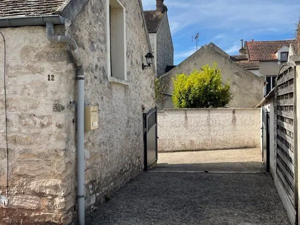 À louer maison non meublée au centre de Saint Mammes