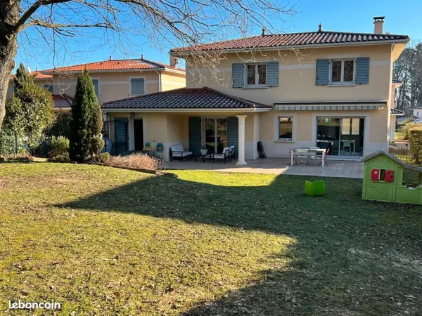 VANCIA - Maison à vendre - 155 m² au coeur d'un cadre boisé et paisible