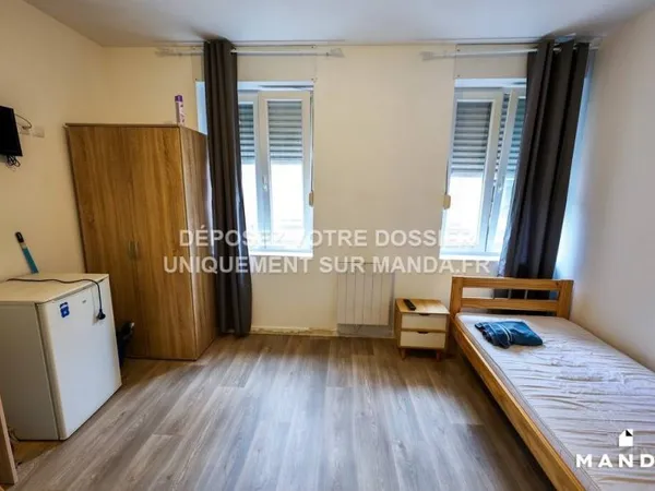 Studio 5 pièces 13 m²