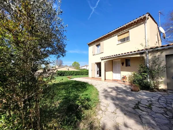 Villa 3 chambres avec jardin ? quartier calme proche centre
