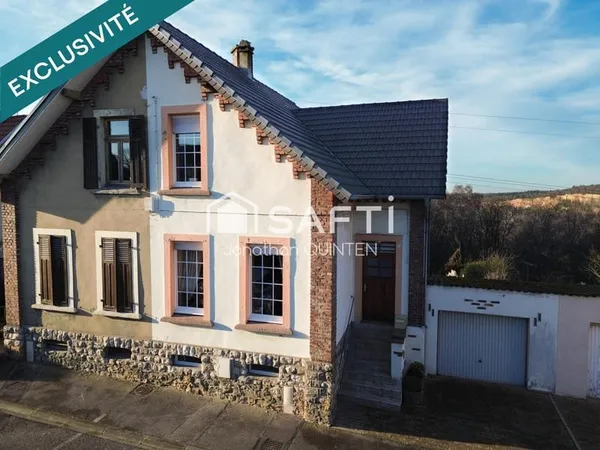 Maison pleine de potentiel avec vue dégagée, au calme, idéale pour créer votre lieu de vie unique.