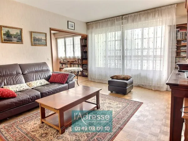 Centre-ville - Appartement familial 92 m² avec balcon, 3 chambres - Metro 14