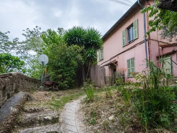 NICE LA MADELEINE - MAISON 6 PIECES DE 127M2 A VENDRE - A RÉNOVER - TERRRAIN DE 568M2 - ACTUELLEMENT