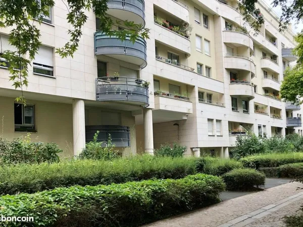 Appartement 3 pièces - Place Charras - Courbevoie