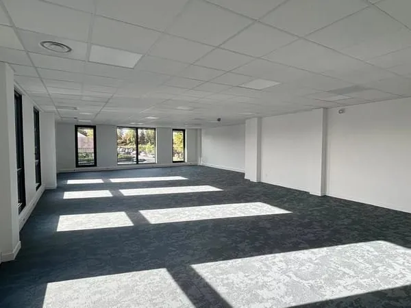 PLAISIR (78) A LOUER BUREAUX DE 68 M²