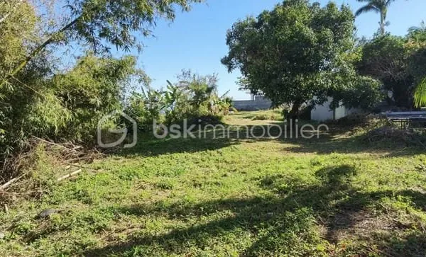 A VENDRE - TERRAIN - LA MONTAGNE - SAINT DENIS