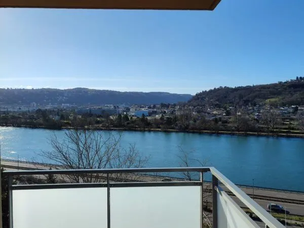 Appartement 3 pièces vu Rhône
