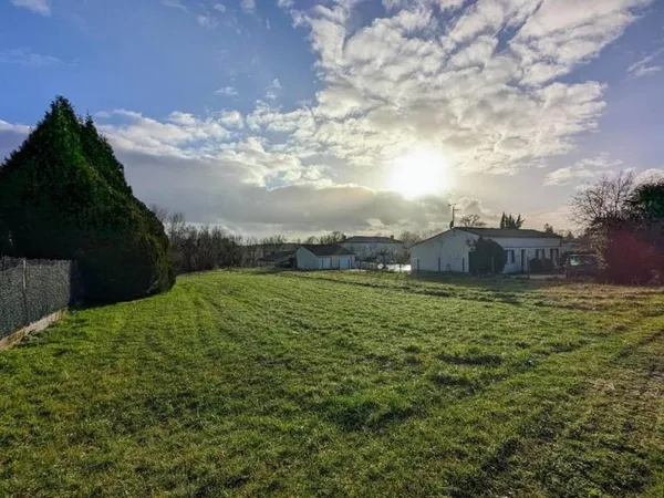 Terrain à bâtir Vente Salles-d'Angles  1190m² 34000€
