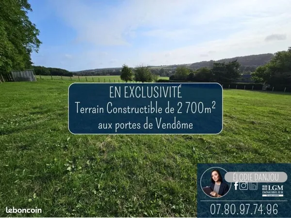 Terrain 2 700 m² Vendome