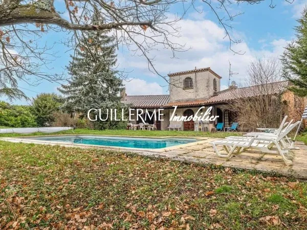 Maison de plain-pied 7 pièces 234 m²