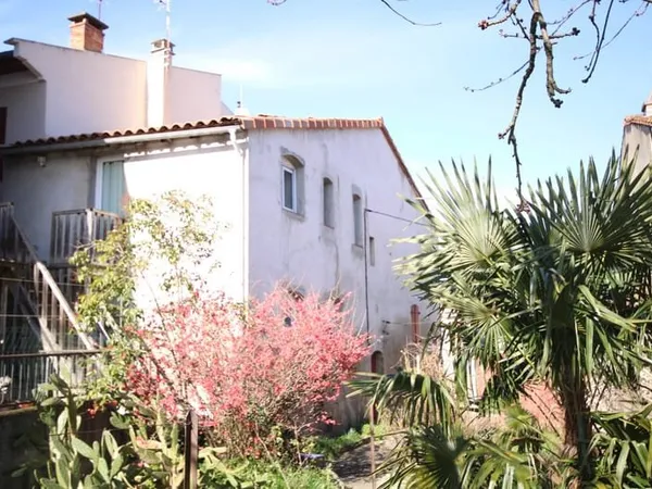BELLE MAISON DE VILLE