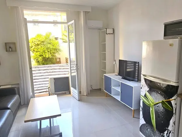 Studio 1 pièce 21 m²