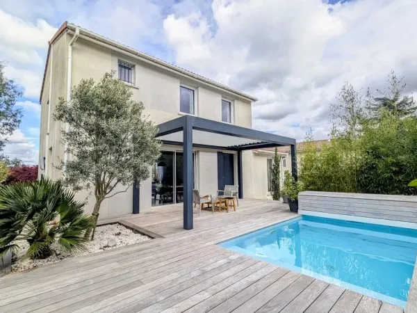 EXCLUSIVITE. ROUFFIAC-TOLOSAN - Maison familiale 7 pièces avec piscine et prestations modernes Rouff