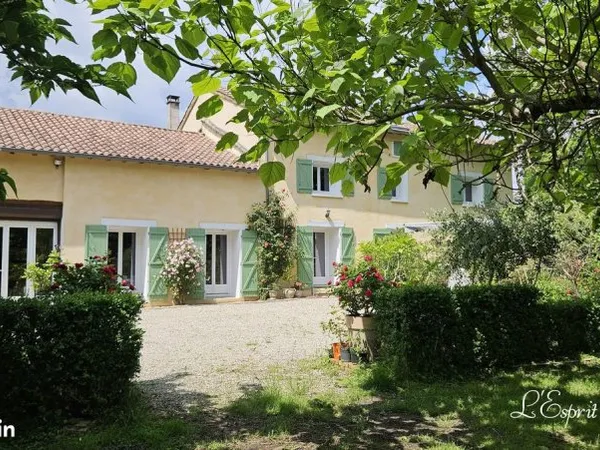 Maison 9 pièces 290 m²