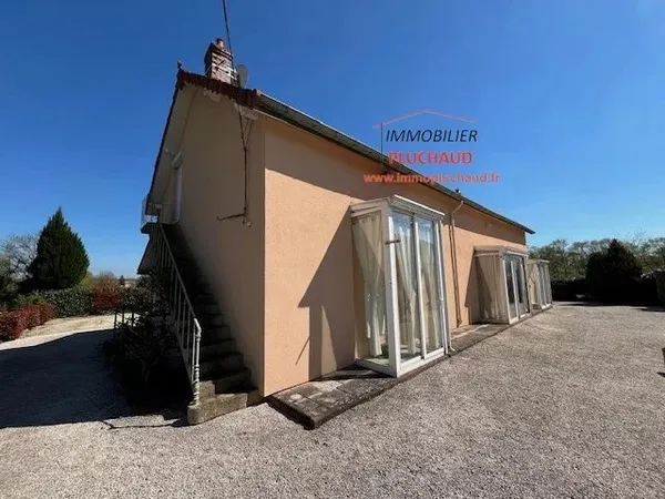 Grande maison, 5 mn du centre ville. 160 m2hab.