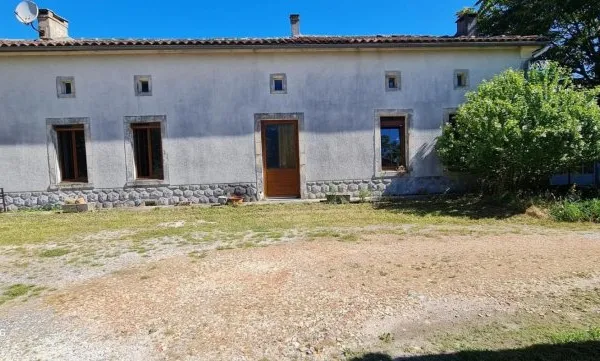 Maison avec garage attenant, véranda et grange - 175 m² - 6 pièces