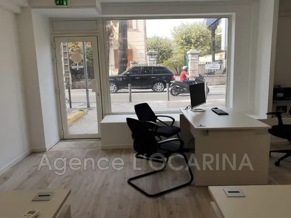 Immeuble commercial 40 m²