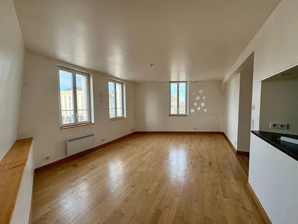Appartement Location Reims 3p 68m² 910€