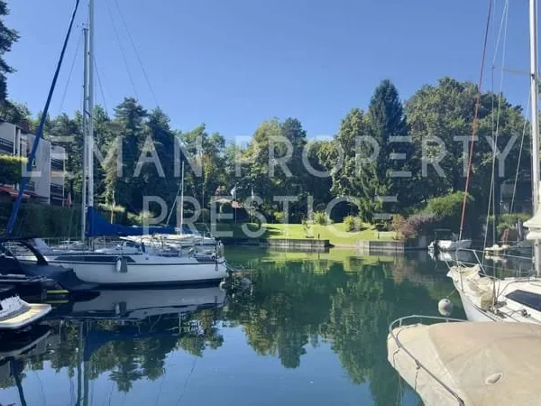 EXCLUSIVITÉ - THONON DUPLEX PIED DANS L'EAU À LA MARINA
