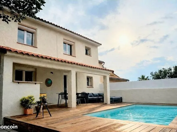 Rare Villeneuve de la raho maison rénovée 118 m2/piscine/proche lac