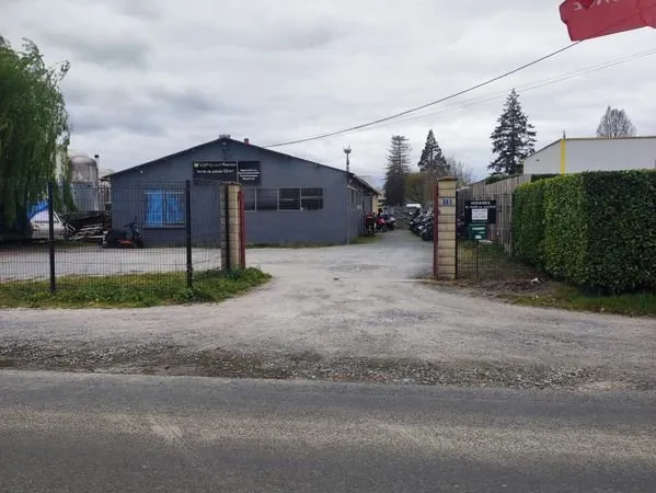🔥🔥 opportunité rare - stock 160 000 + 500 scooters + e-commerce + local 🔥