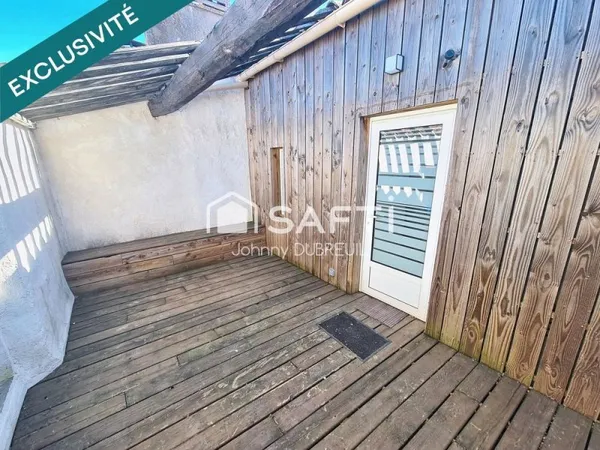 GONFARON - Maison de village T5 rénovée avec potentiel commercial, cave voutée aménagée, terrasse tr