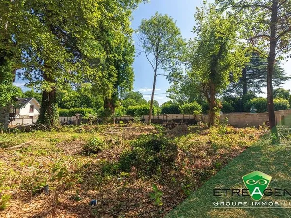 Terrain constructible 796 m²