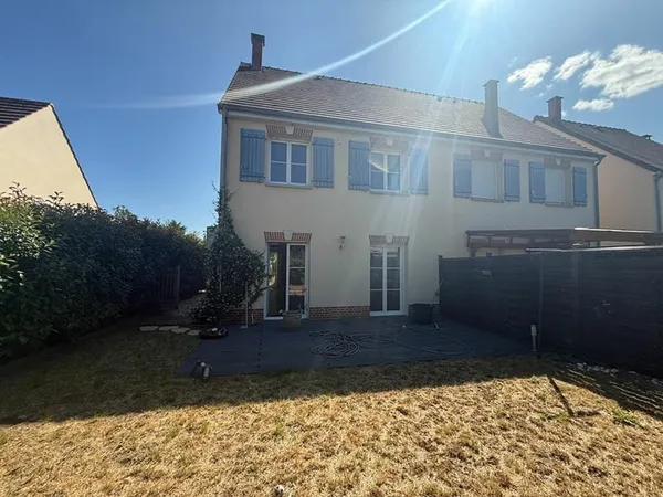 Maison A 11 KM DE BORNEL