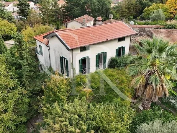 Maison 5 pièces 220 m²