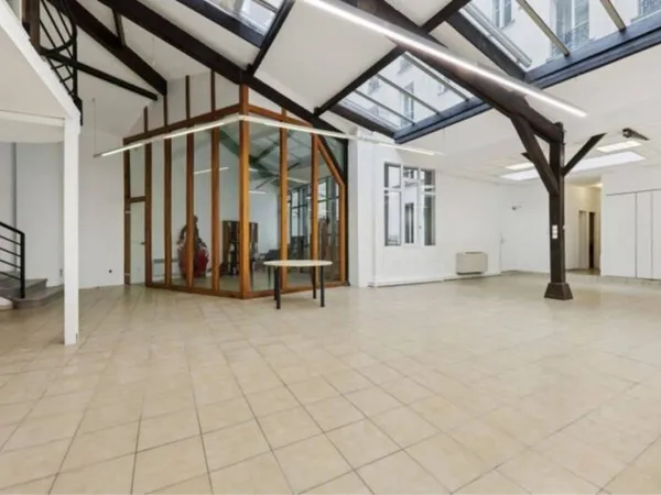 Bureaux 330 m²