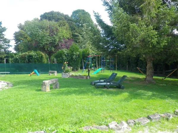 MAISON AVEC JARDIN CLOTURE SECTEUR CHAVANGES (10330)