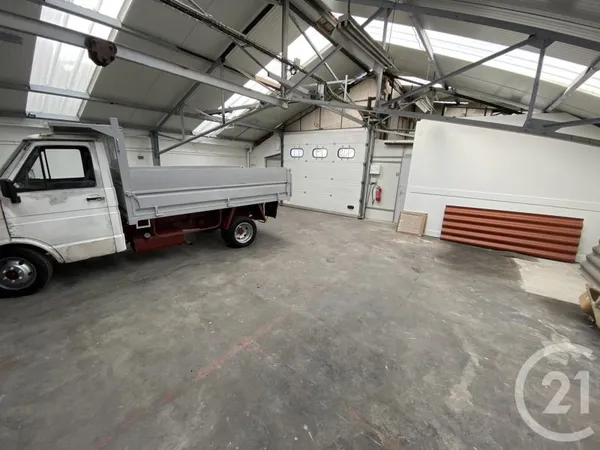 Local commercial 254 m²