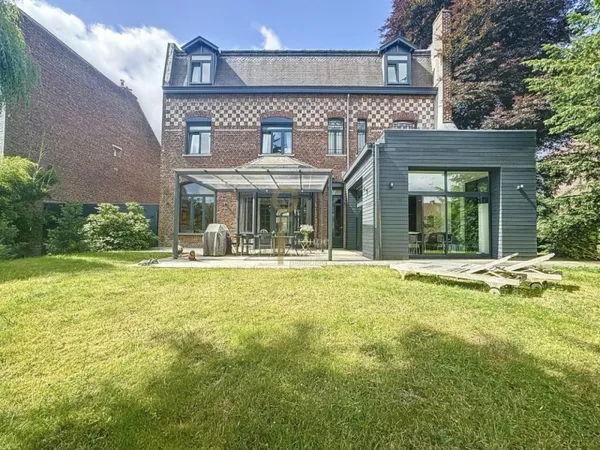 Superbe bourgeoise individuelle secteur privilégié de Croix