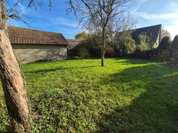 Charmante maison de village à rénover, offrant un potentiel exceptionnel pour créer votre chez-vous 