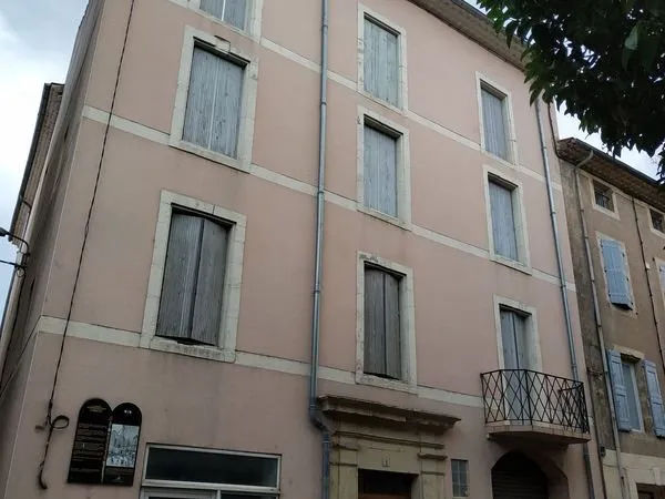 Immeuble 25 pièces 550 m²