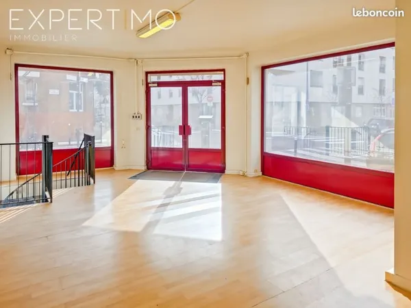 Local 64 m² Issy-les-Moulineaux