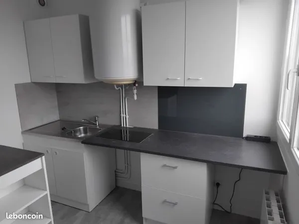 Loue Appartement Peronnas T2