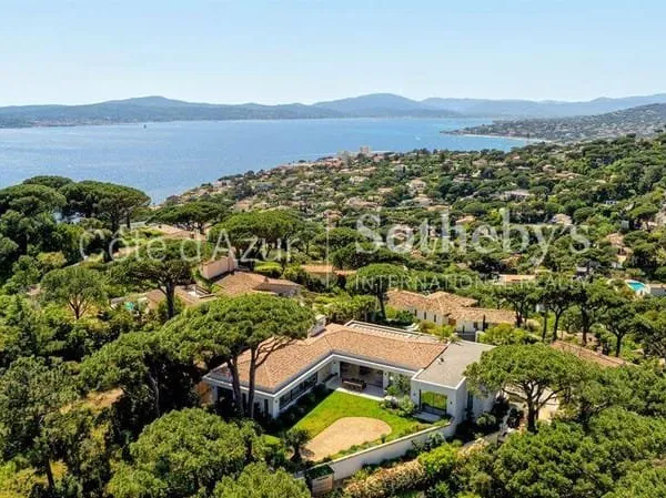 Maison 10 pièces 420 m²