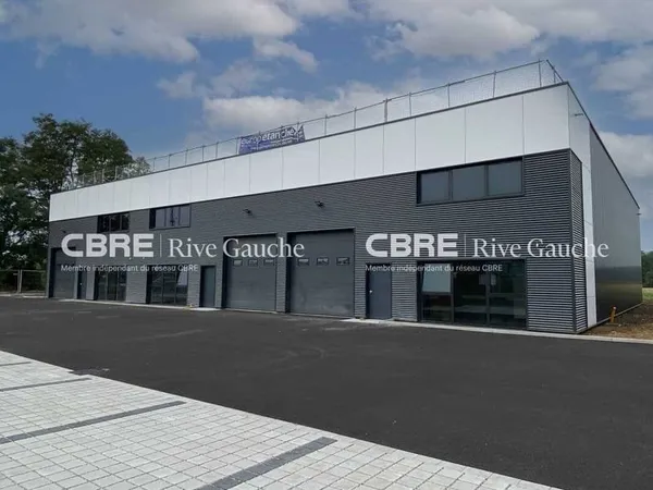 Local d'activité 781 m²