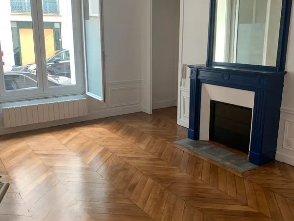 Location cabinet médical 16 m² - Paris 7e - RDC - Disponible juillet 2026