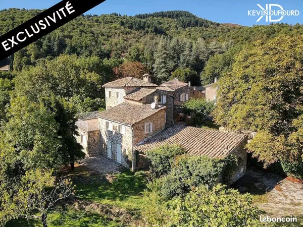 Maison 12 pièces 300 m²