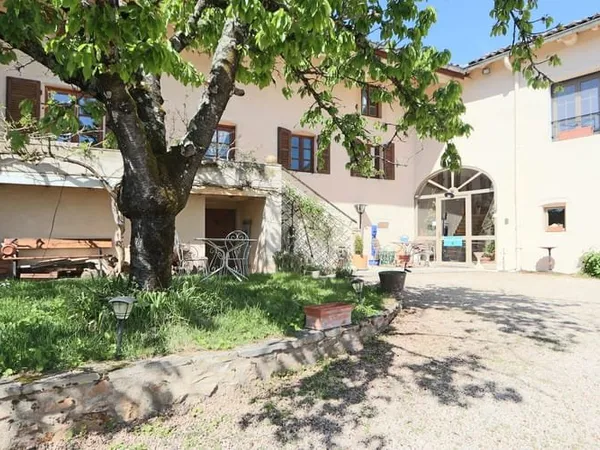Maison 8 pièces 355 m²