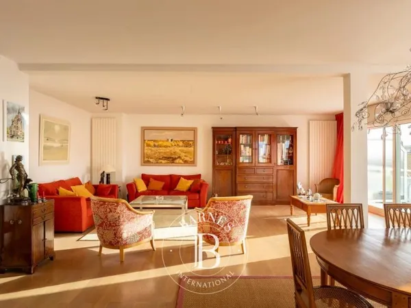 Appartement 3 pièces - Proche Plage - 144 m²