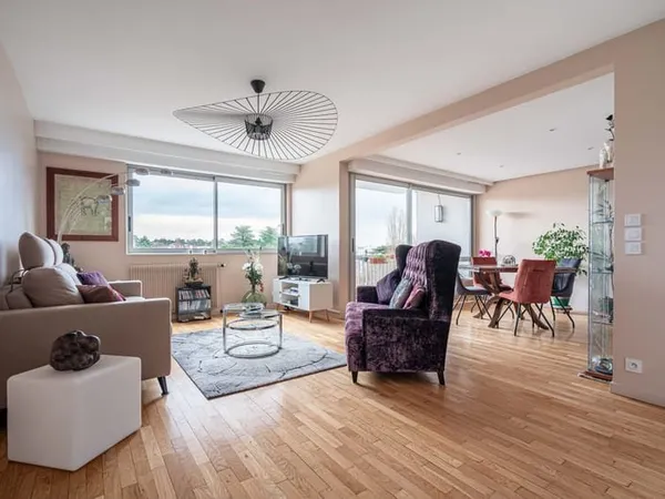 Spacieux T5 de 143m2, 6 pièces, 4 chambres, à Caluire.