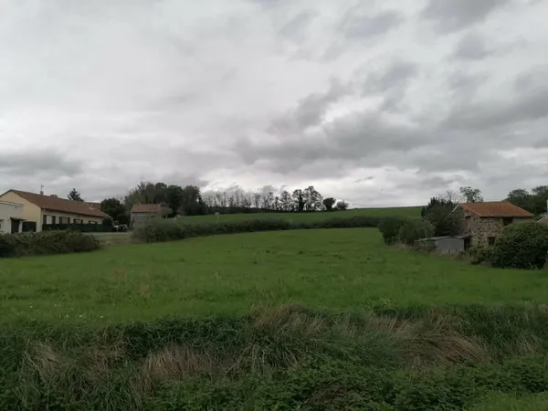 TERRAIN CONSTRUCTIBLE AVEC JOLIE VUE
