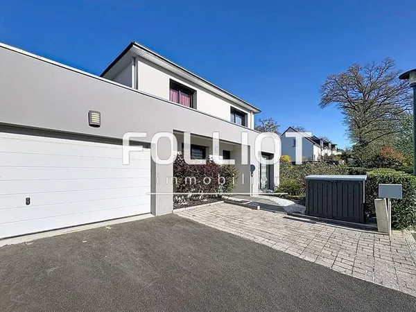 Maison Contemporaine à vendre à Liffré - 6 pièces, 140 m²
