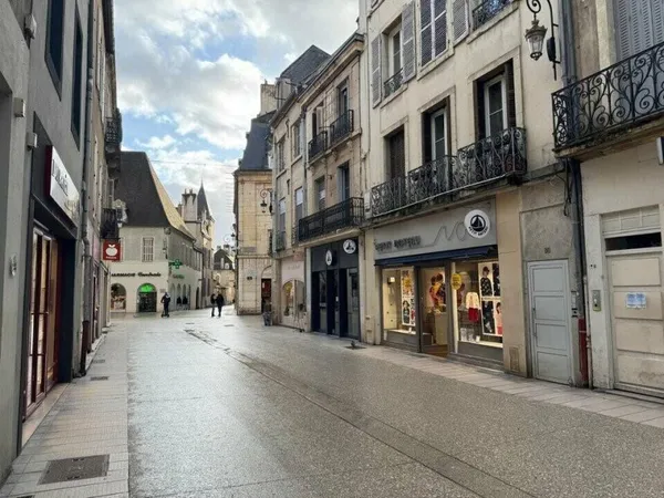 Local commercial 80 m²