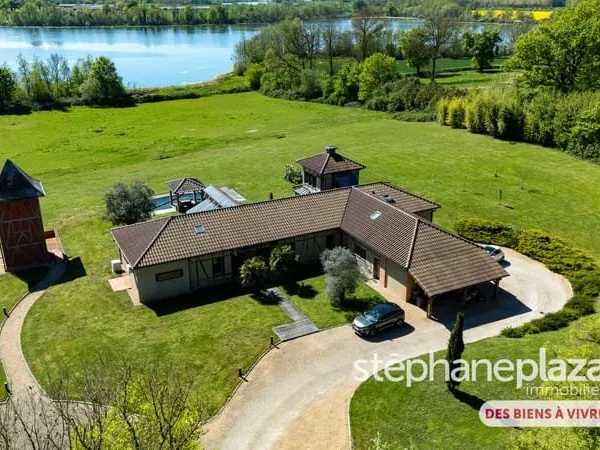 Propriété d'exception de 335 m² habitable sur 2 hectares de terrain