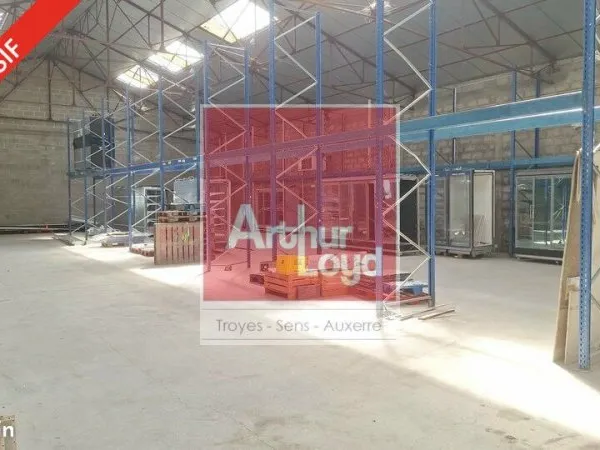 ENTREPOT - LOGISTIQUE 900 m² SENS